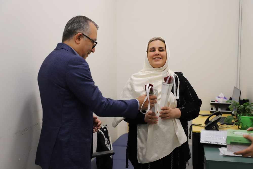تجلیل از کارکنان روشندل واحد تلفنخانه بیمارستان فوق تخصصی کودکان حکیم به مناسبت روز جهانی عصای سفید